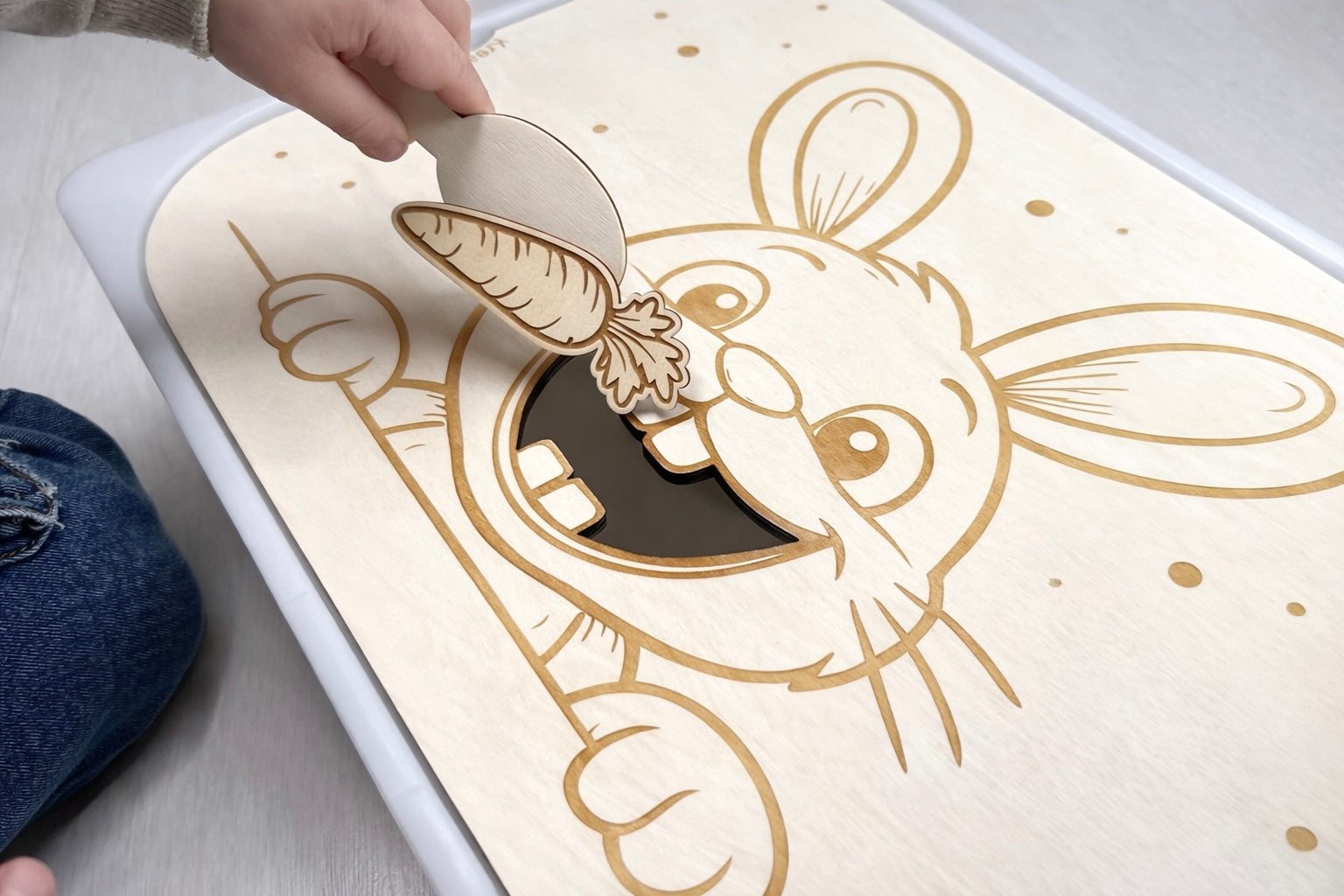 Aktivitätsplatte für Trofastbox | Hase füttern