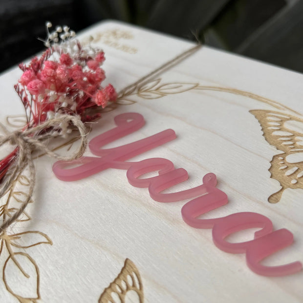 Erinnerungskiste "Schmetterling" mit Namen aus Acrylglas - Kreativio