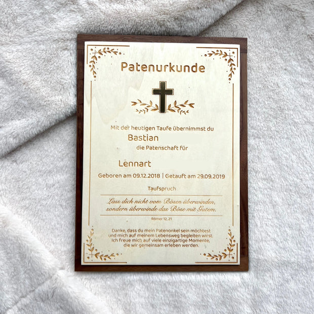 Patenurkunde "Goldenes Kreuz" aus Walnussholz Kreativio